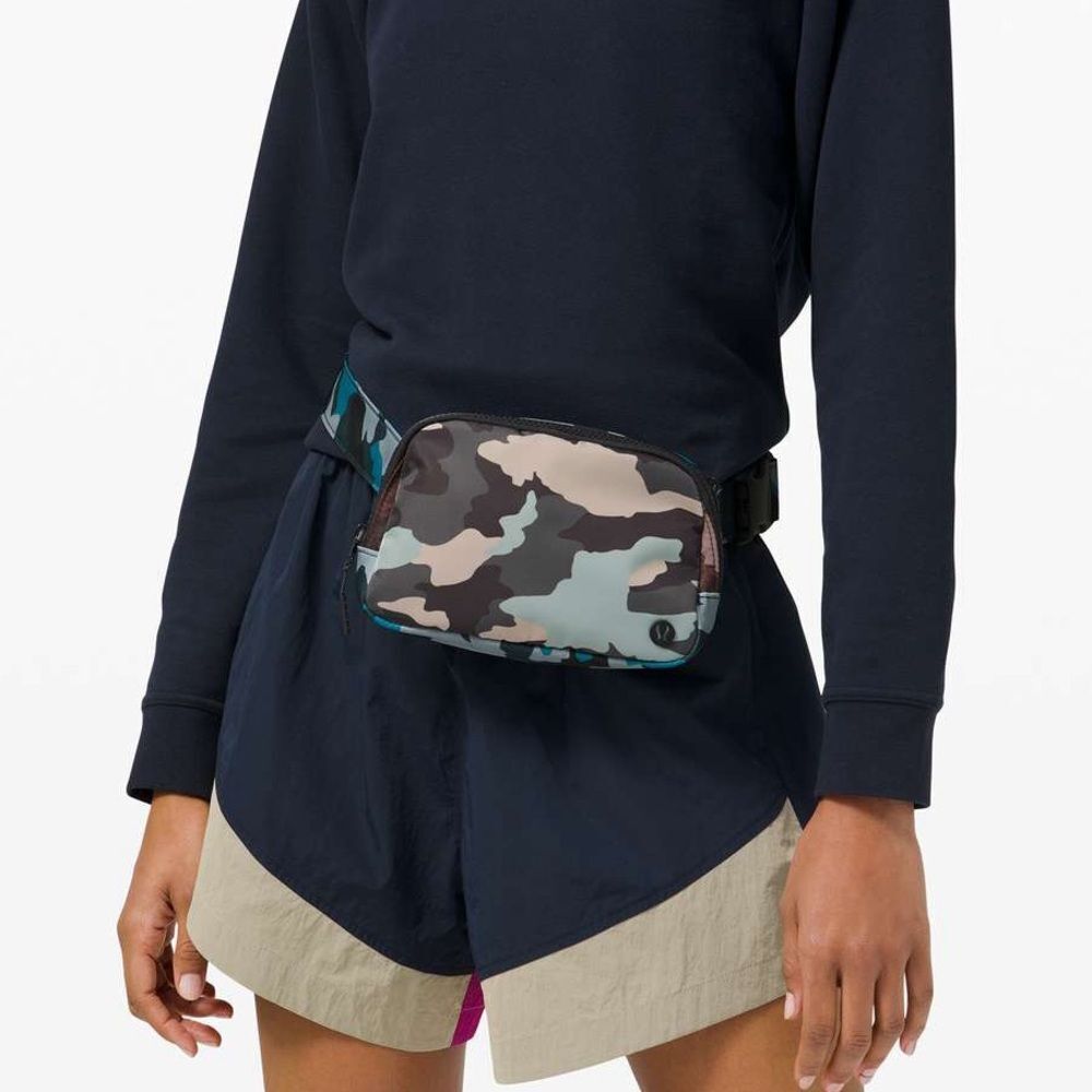 Lululemon Everywhere Belt Bag 1L Camo